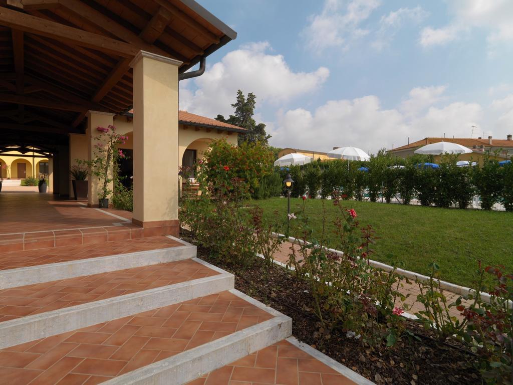 Le Corti Del Sole Residence Venturina Terme Exterior foto